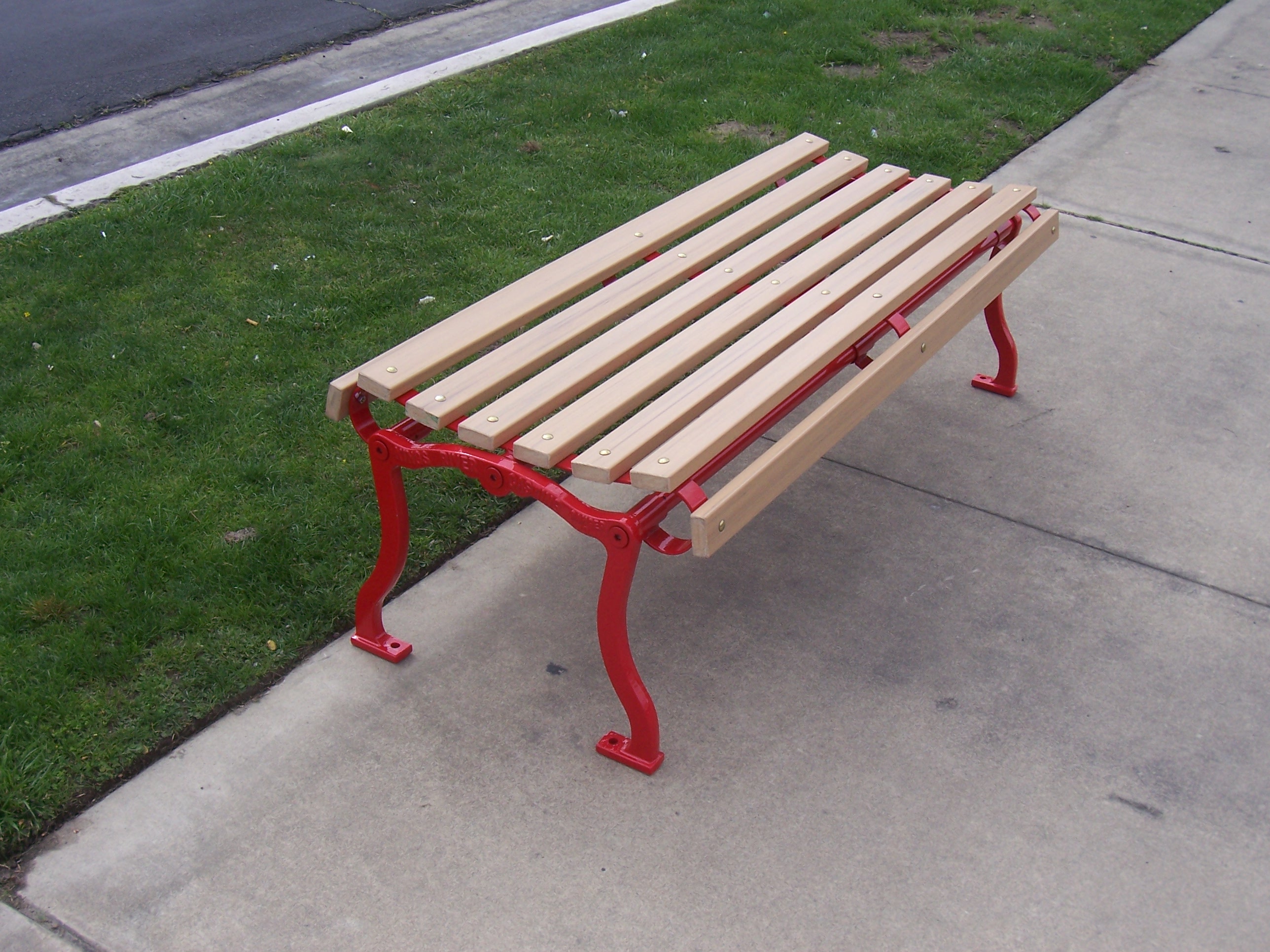 Iron Valley Slatted Backless Bench with Recycled Plastic (Cedar) slats